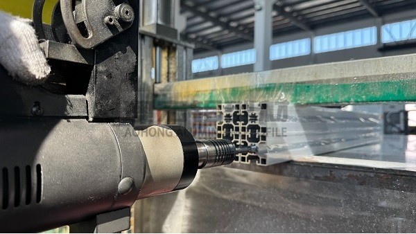 4545歐標(biāo)鋁型材中心適合攻絲嗎？