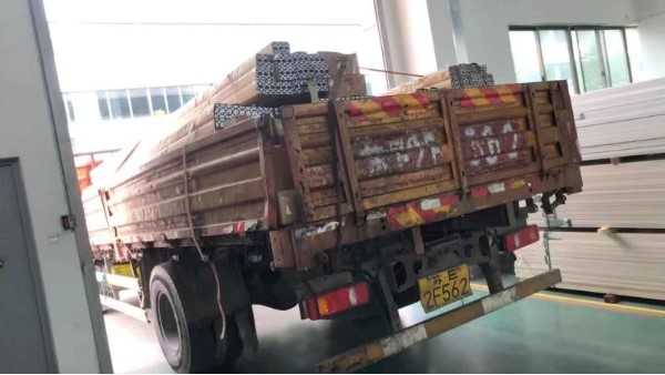 攜手戰(zhàn)役，共度難關(guān)！